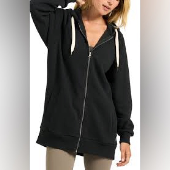 Vuori Women's Restore Full-Zip - color: Black - size Small. - Picture 2 of 8